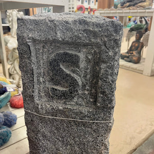 Granite Directional Post - 24in